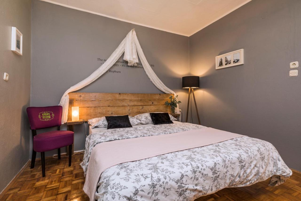 Alaburic Rooms & Apartment Мали-Лошинь Экстерьер фото