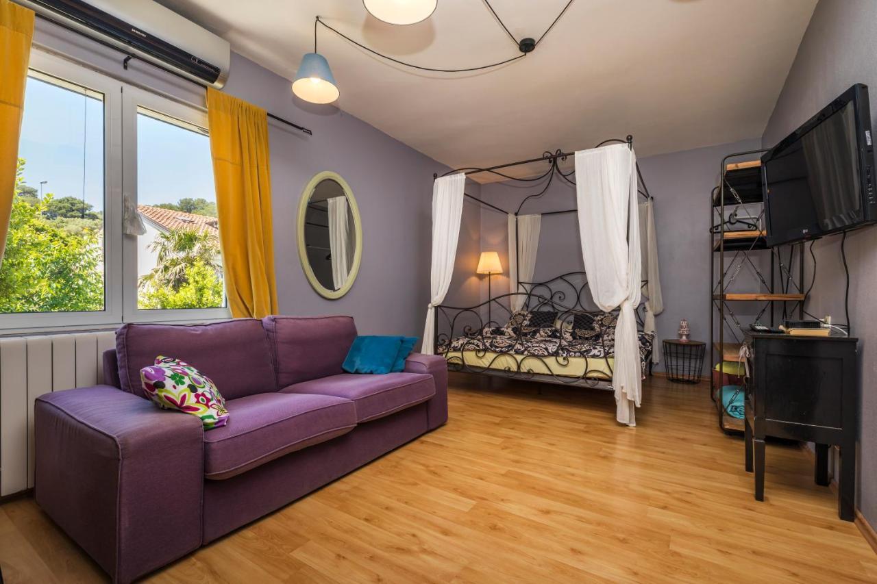 Alaburic Rooms & Apartment Мали-Лошинь Экстерьер фото