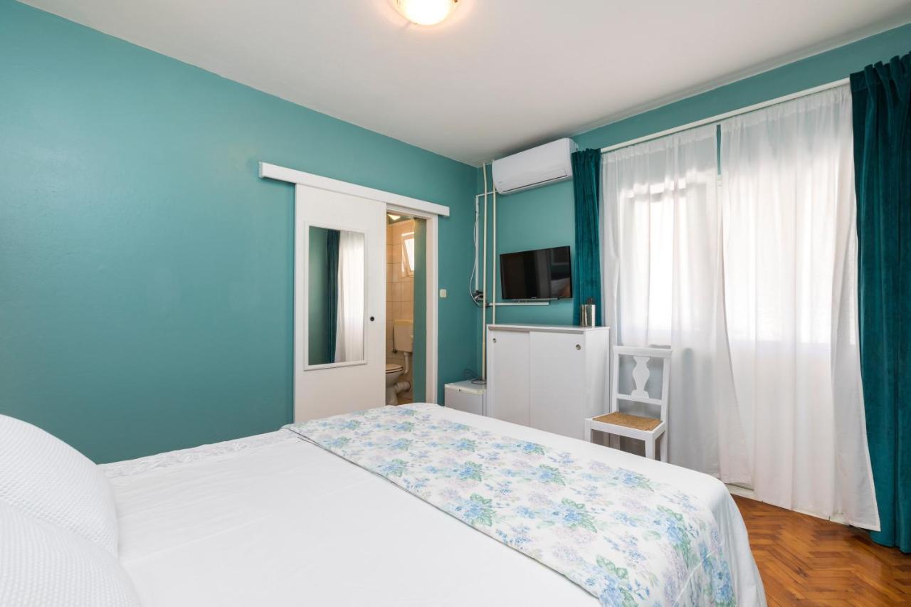 Alaburic Rooms & Apartment Мали-Лошинь Экстерьер фото