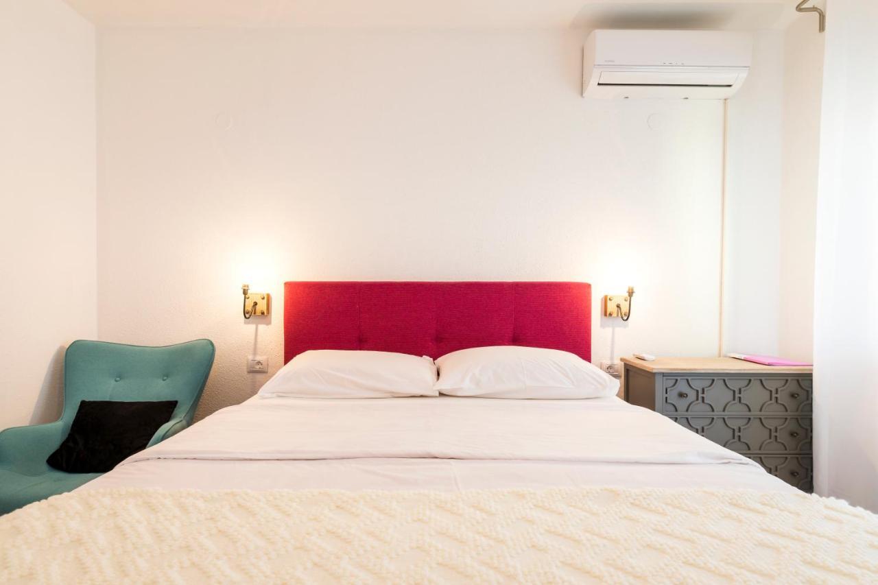 Alaburic Rooms & Apartment Мали-Лошинь Экстерьер фото