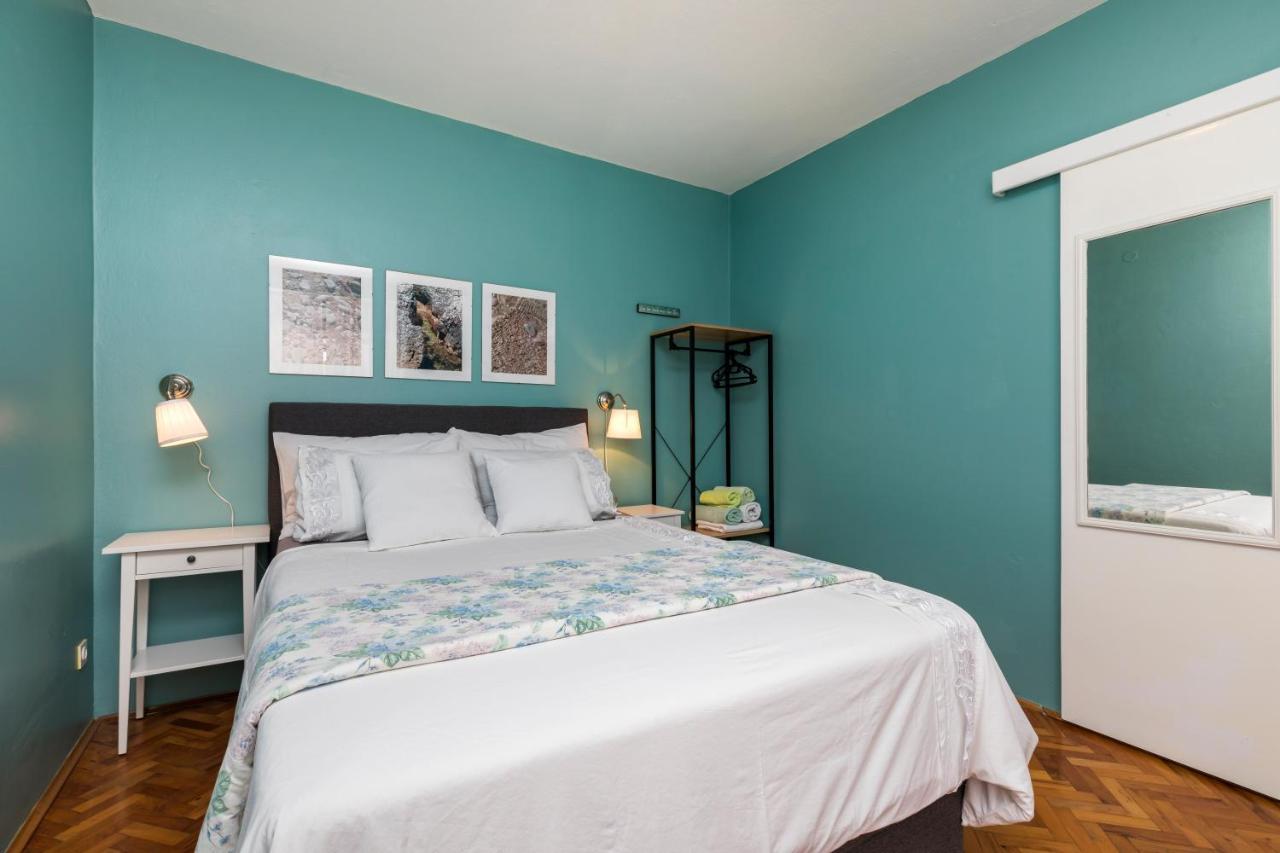 Alaburic Rooms & Apartment Мали-Лошинь Экстерьер фото