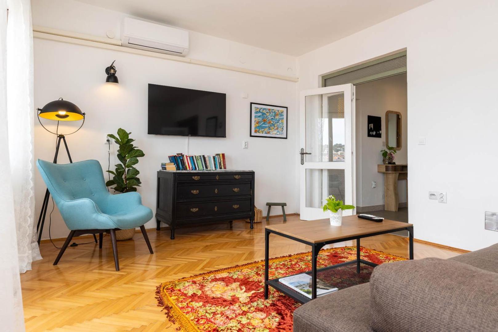 Alaburic Rooms & Apartment Мали-Лошинь Экстерьер фото
