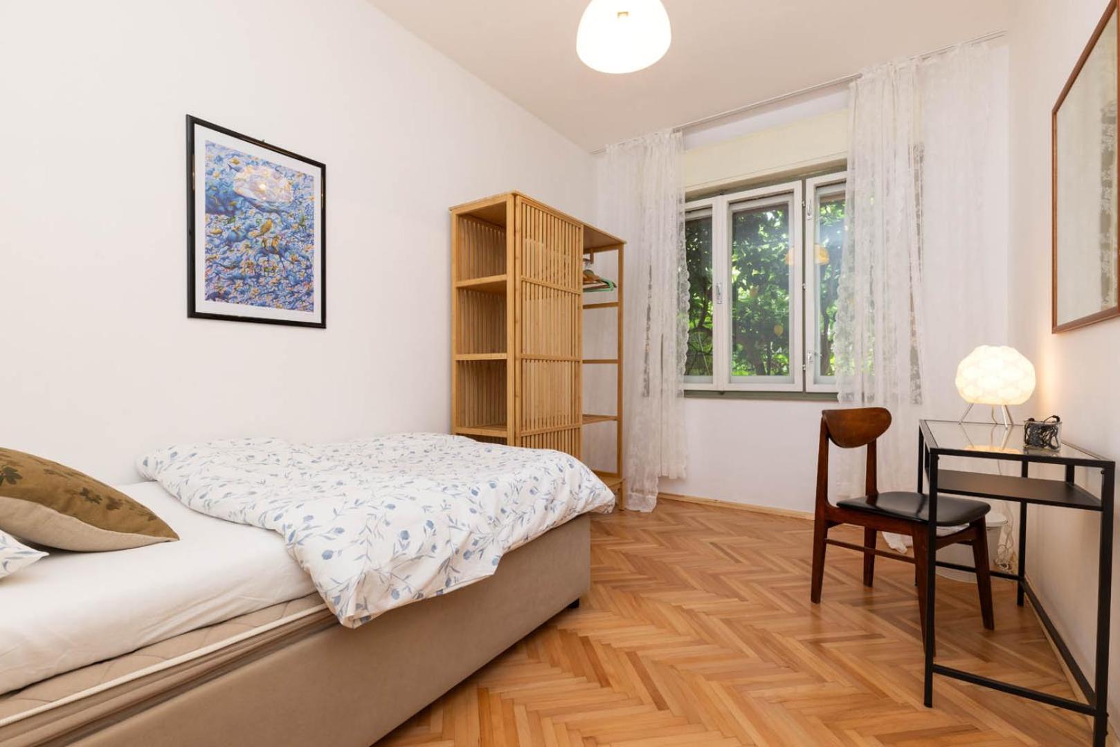 Alaburic Rooms & Apartment Мали-Лошинь Экстерьер фото