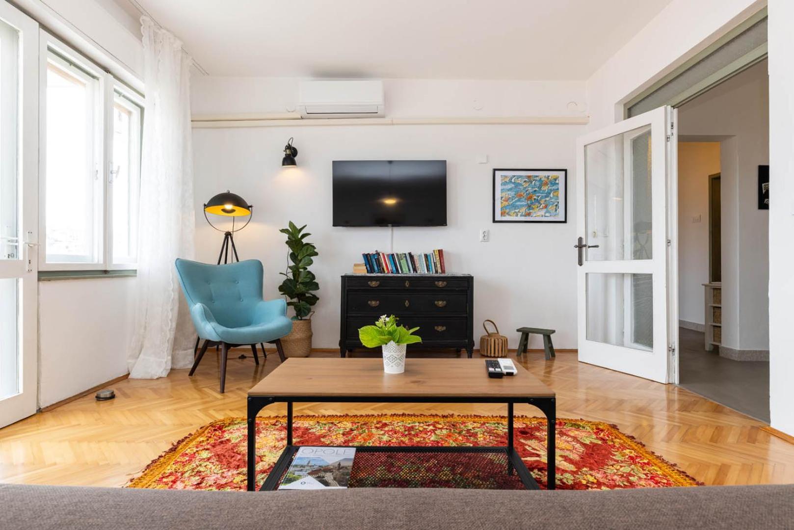 Alaburic Rooms & Apartment Мали-Лошинь Экстерьер фото